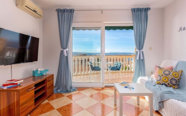 Splendid Apartment with Hot Tub in Crikvenica Croatia