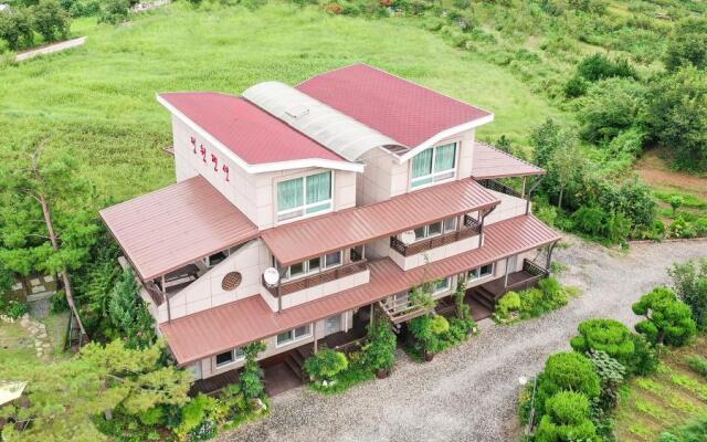 Samcheok JungwonGarden Pension