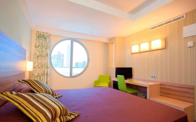 Riviera Beachotel - Recommended for Adults
