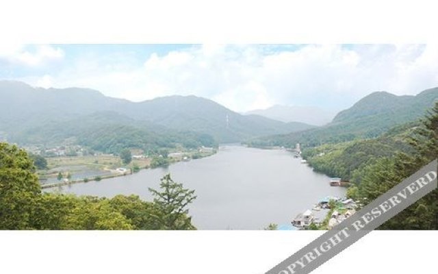 Gapyeong River View Pension