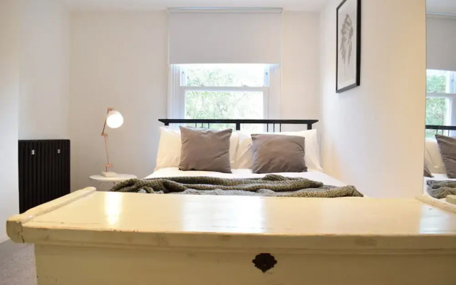 3 Bedroom Apartment in Brixton