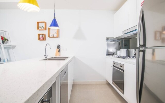Contemporary Art 2Beds Apt