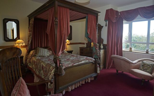 Moyglare Lodge Country House B&B