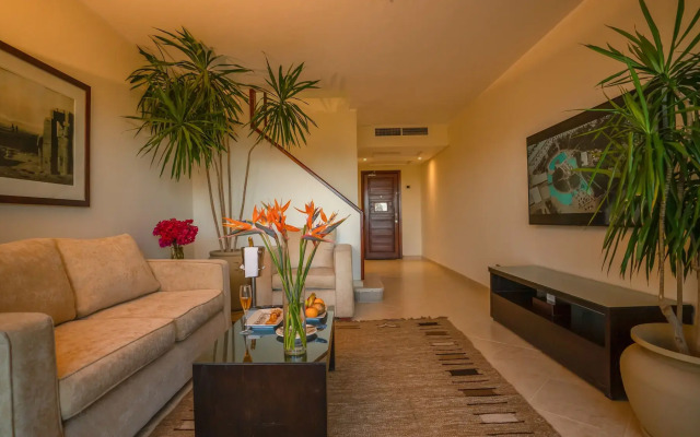 Fort Arabesque Beach Resort