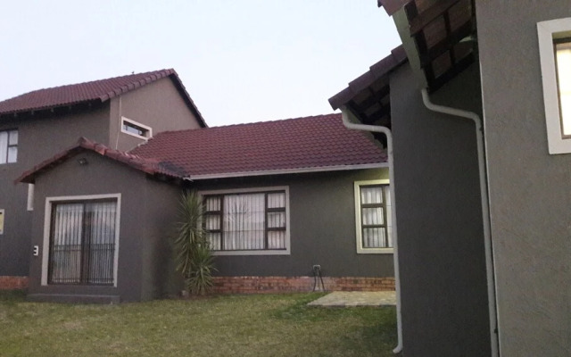 Alimop Lodge Inn Bed and Breakfast