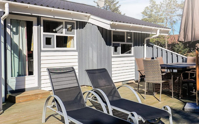 10 Person Holiday Home in Albaek