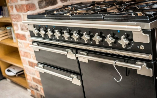 Spectacular 4BR Townhouse in Georgian Quarter, free parking