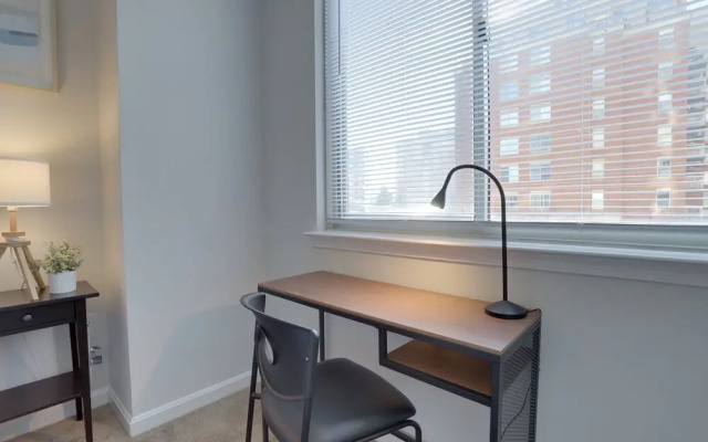 Cozy Apartment Near Ballston Metro