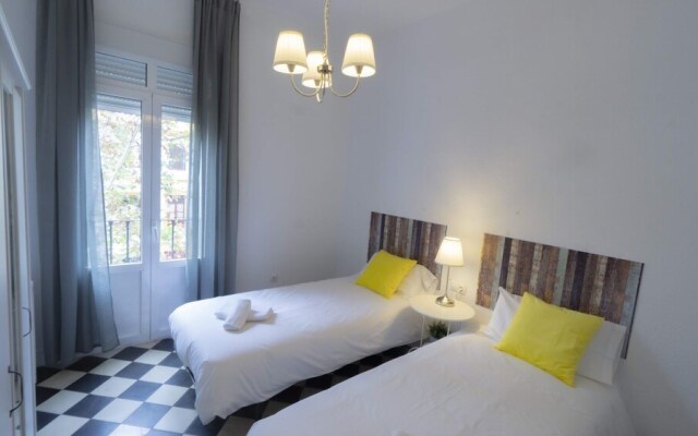 Rentalsevilla Precioso Apartamento 4 Habitaciones En La Maestranza