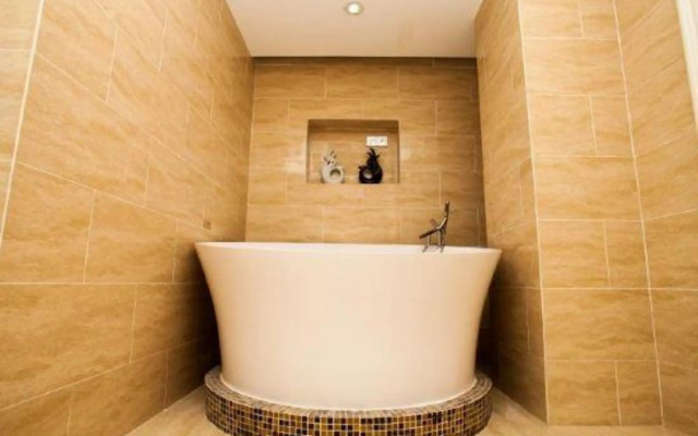 Jinlong Hotel