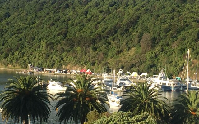 Luxury Waterfront Apartments Picton
