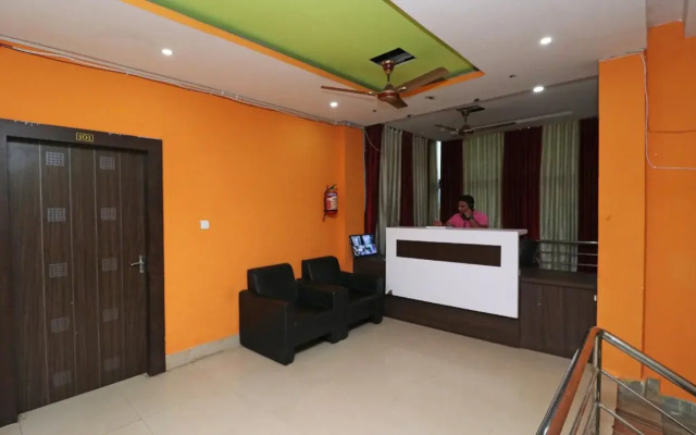 Maa Barabhuja Guest House by OYO Rooms