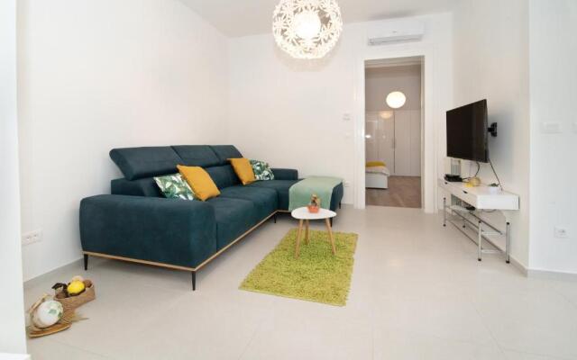 Modern Antique apartment's Villa Castropola 8, located in Center of Pula
