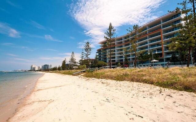 Silvershore Apartments on the Broadwater