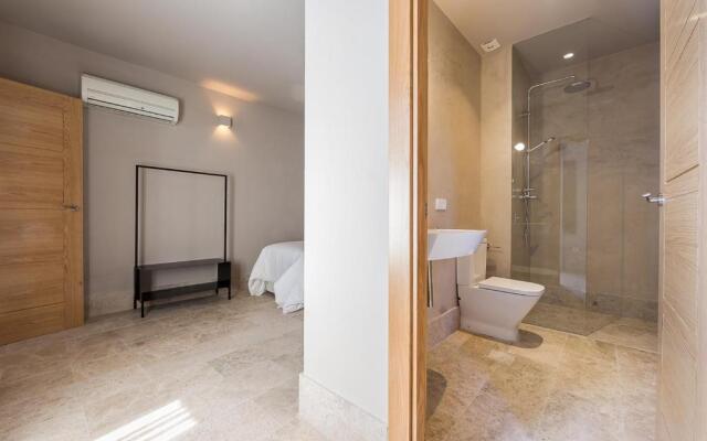 Chacon Apartments  Suites