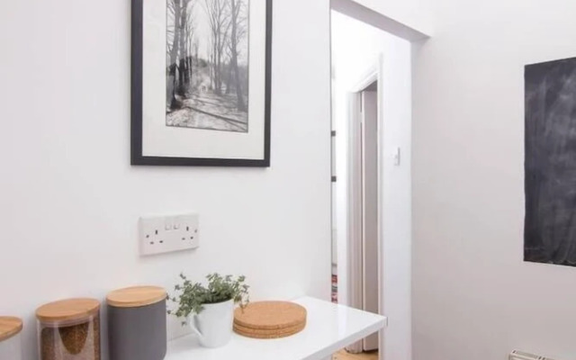 Bohemian top Floor Apartment With Views Over City