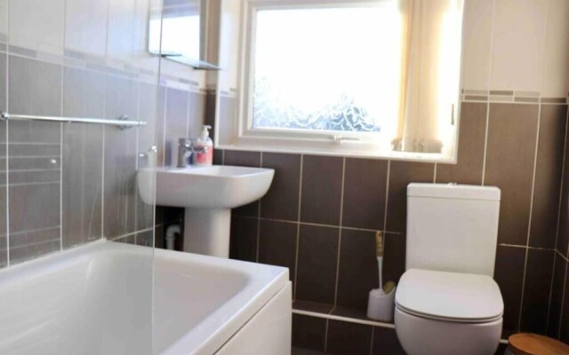 Charming 2-bed House - Wifi - Free Parking