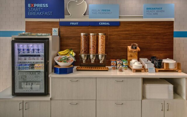 Holiday Inn Express Hotel & Suites Cookeville by IHG