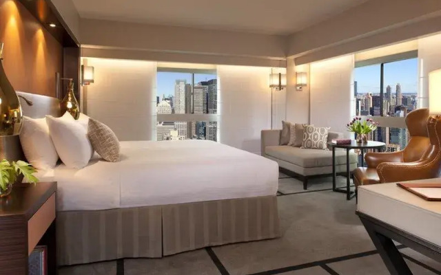 The West Tower At One Un Plaza - Millennium Hotels And Resorts