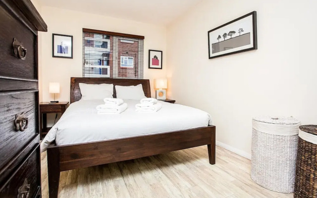 Stunning Spacious South London 1 Bed Apartment with Balcony