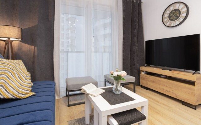 Gdańsk Nowa Letnica Apartment by Renters