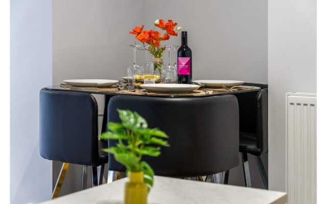 Luxurious 2 Bedroom serviced apartment