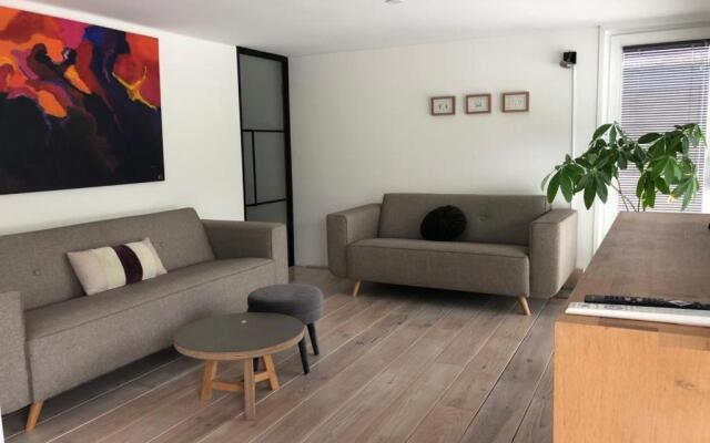 Luxury studio on Robs houseboat