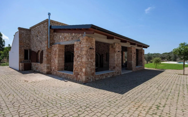 Villa Salentina With Garden And Pool