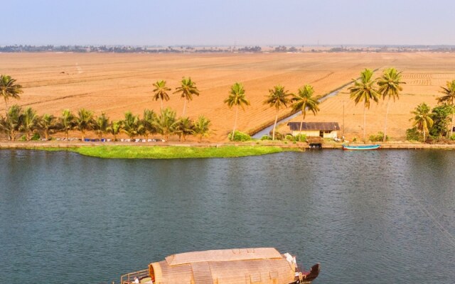 Spice Coast Cruises CGH Earth-Houseboat