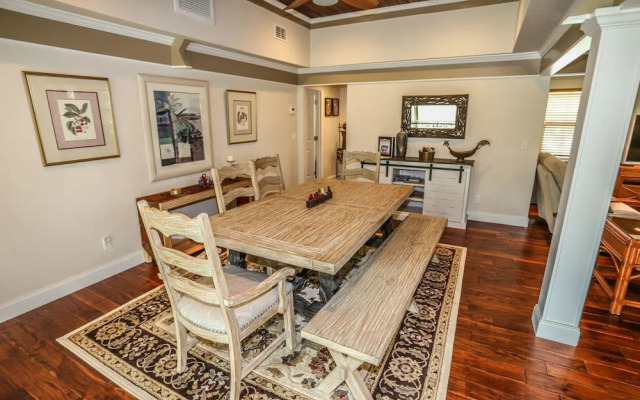 141 Coconut Dr. - M