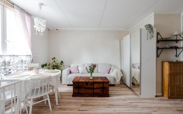 Unique wooden house apartment close to Logomo and downtown