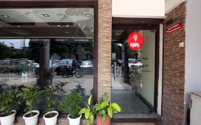 OYO 9575 Hotel Absolute Comfort