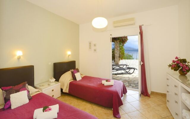 Leonora s House in St Stefanos Bay