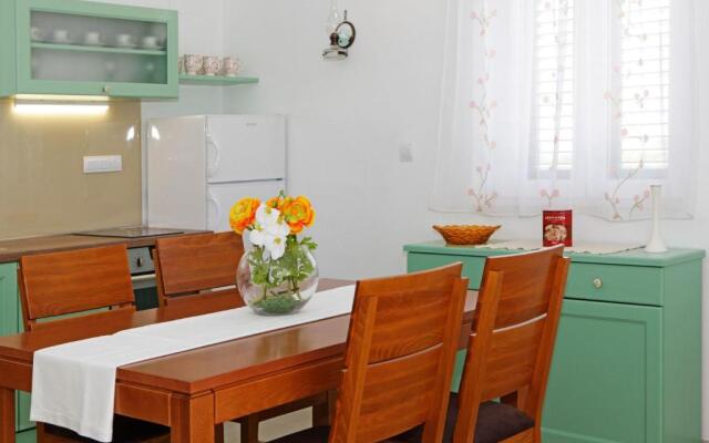 Robinzon Villa Zavala