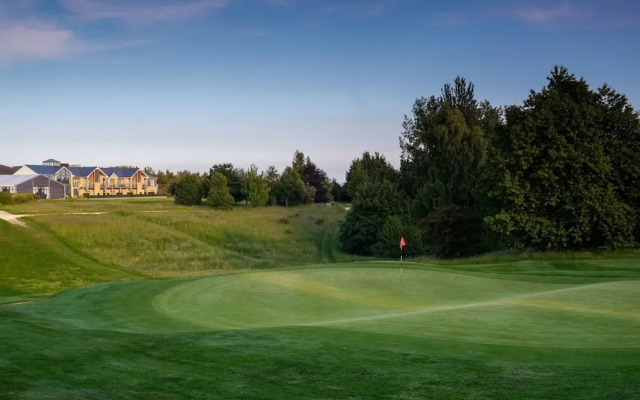 Cotswold Club Apartment Ash 2