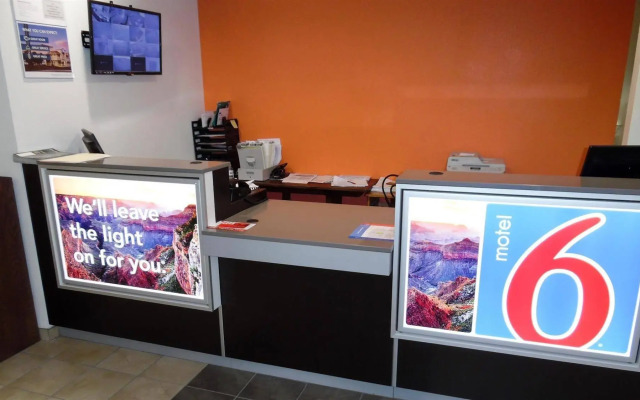 Motel 6 Dallas - Irving DFW Airport East
