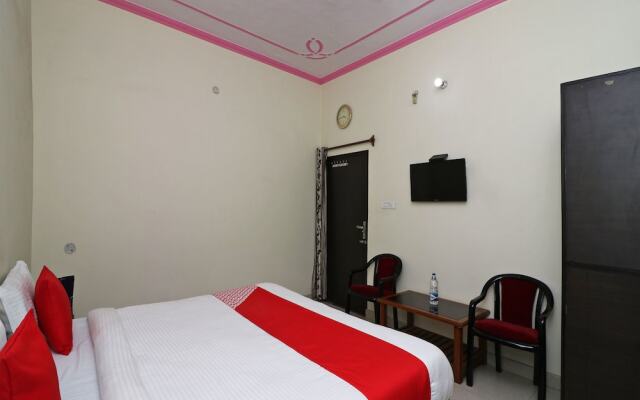OYO 14161 Hotel ASDR
