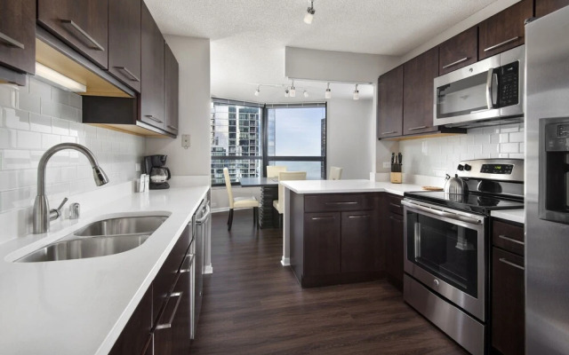 Luxury Suites At North Harbor Tower