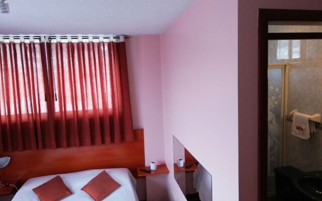 Water Palace Hostal