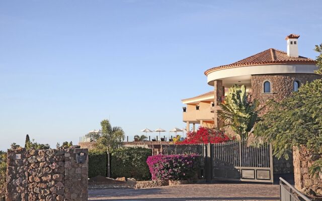 Casa León Royal Retreat