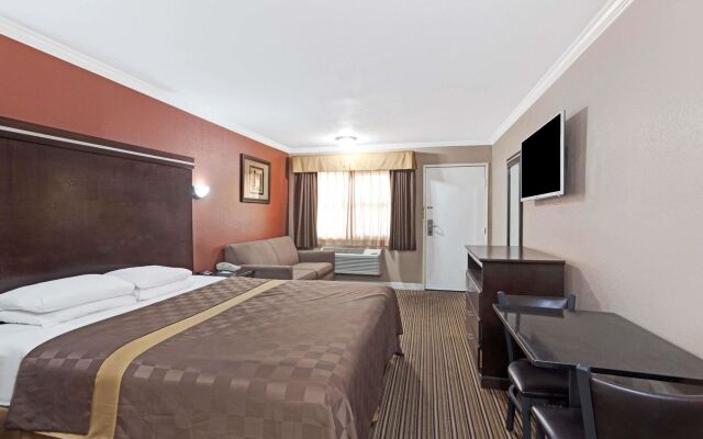 Travelodge By Wyndham Whittier