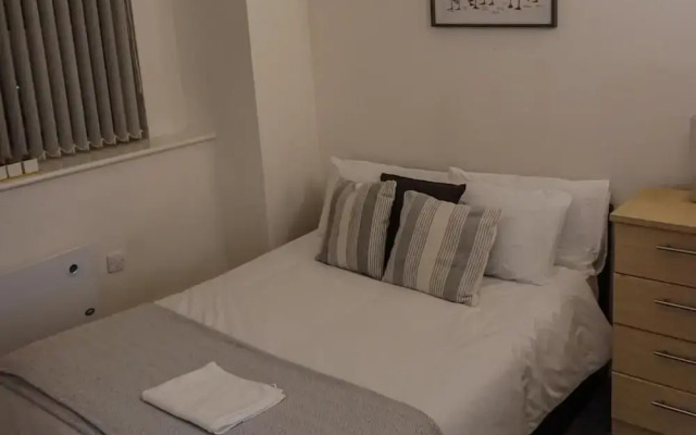 City Centre Chic Apartment With 2 Bedrooms