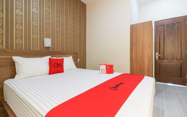 RedDoorz near Jogja Kembali Monument 3