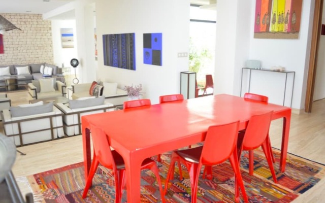 Magnificent 4 Bedroom Villa With Swimming Pool