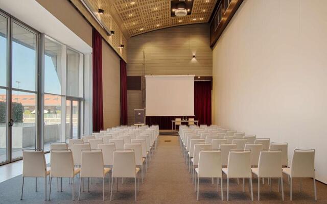 Отель NH Venezia Laguna Palace