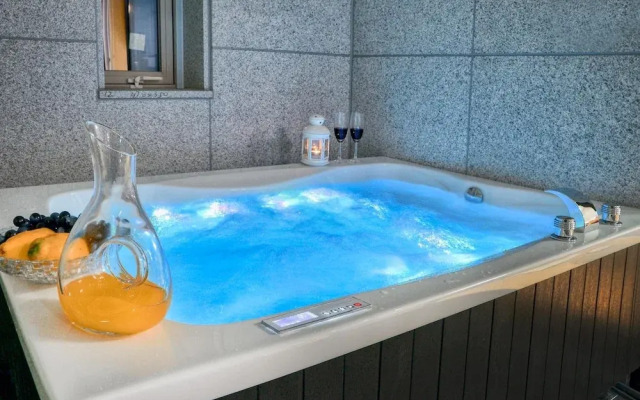 Sokcho Lasso Pool Villa Pension