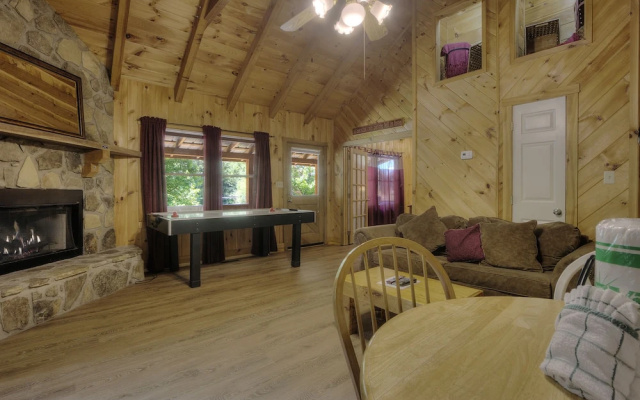 Stream Of Love 374 - One Bedroom Cabin
