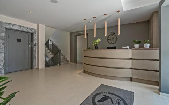 Lefkoniko Icarus Suites