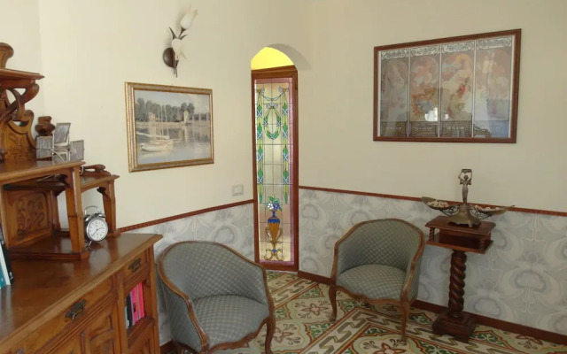 The White Villa
