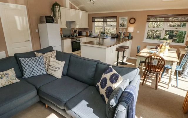 1 Hornbeam Lodge